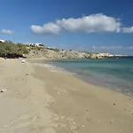 Villa Sophia Paros - Beachfront At Lolantonis *