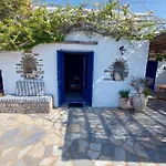 Villa Sophia Paros - Beachfront At Lolantonis *