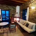 Sophia Paros - Beachfront At Lolantonis Villa Drios