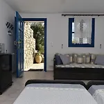 Sophia Paros - Beachfront At Lolantonis 别墅