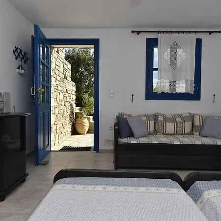 Sophia Paros - Beachfront At Lolantonis Villa