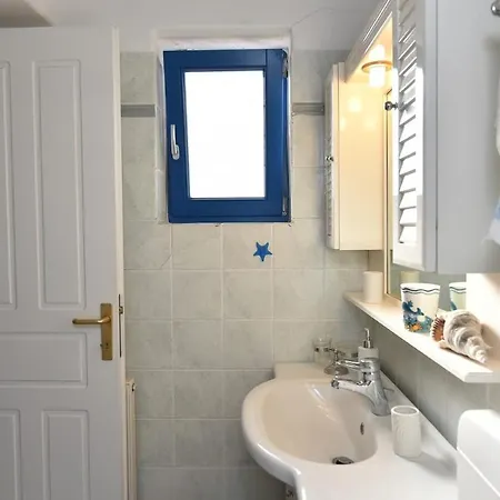 Sophia Paros - Beachfront At Lolantonis Villa