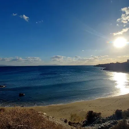 Vila Sophia Paros - Beachfront At Lolantonis Drios