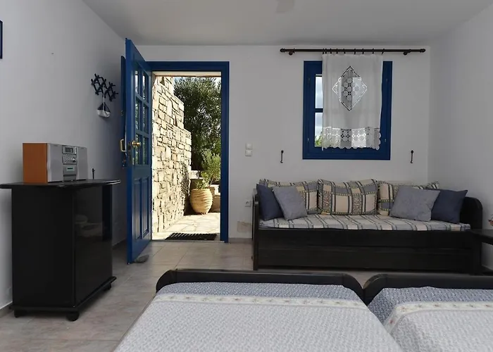 Sophia Paros - Beachfront At Lolantonis Vila