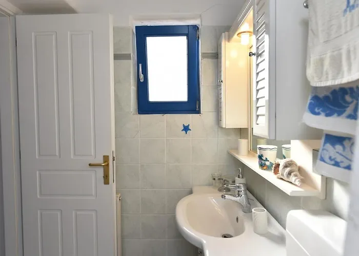 Sophia Paros - Beachfront At Lolantonis Vila