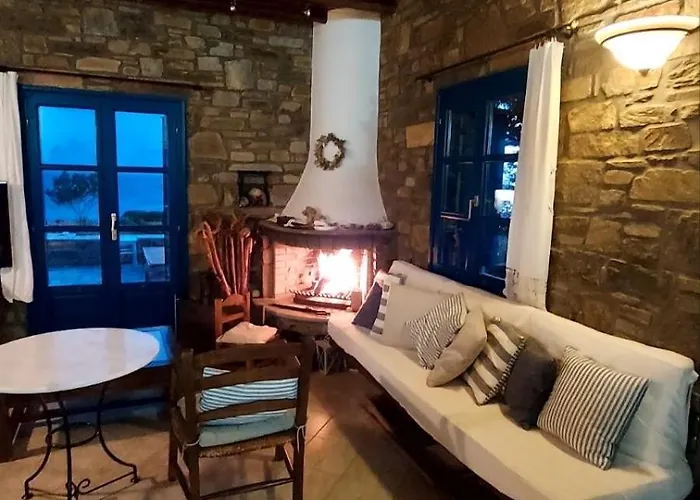 Sophia Paros - Beachfront At Lolantonis Vila Drios